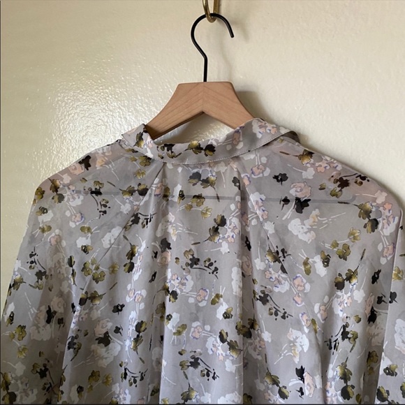 - Cabi | Matinee Floral Blouse - Picture 8 of 8